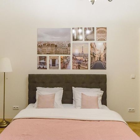 Terrace apartment in Malostranské náměstí Praga Exterior foto