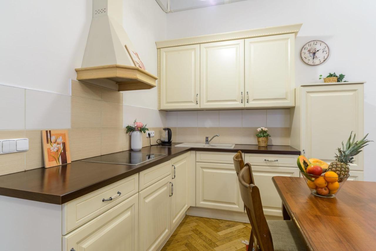 Terrace apartment in Malostranské náměstí Praga Exterior foto